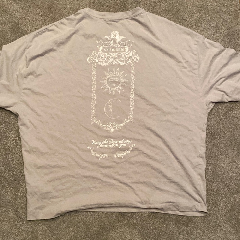 Fabric quality is amazing, very loose fit and wide around the body